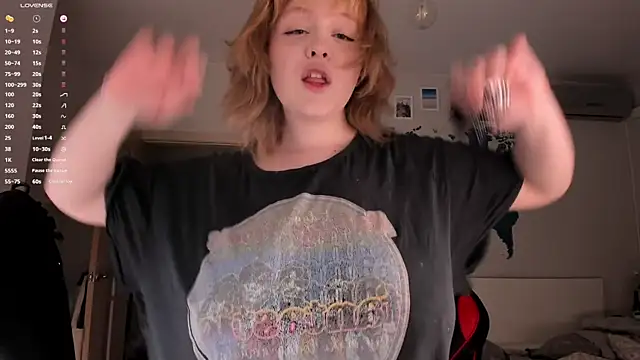 LisaLaas online show from December 3, 7:22 pm