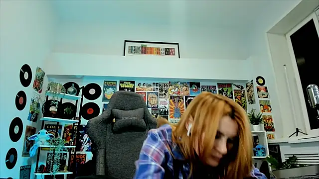 MistyBarnes online show from December 16, 3:43 pm