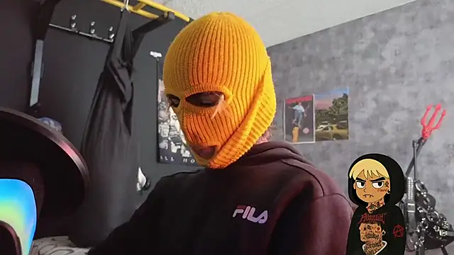 Snapshot of AcidMilo chatting on October 28, 7:38 pm AcidMilo online show from October 28, 7:38 pm