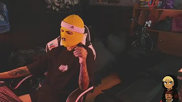 Snapshot of AcidMilo chatting on December 2, 10:16 pm AcidMilo online show from December 2, 10:16 pm