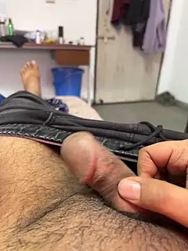 Snapshot of Mushroomhead69 chatting on February 13, 7:24 am Mushroomhead69 online show from February 13, 7:24 am