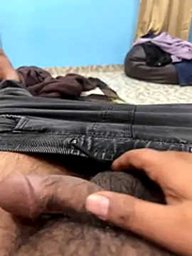 Snapshot of Mushroomhead69 chatting on December 3, 1:31 pm Mushroomhead69 online show from December 3, 1:31 pm