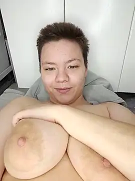 Snapshot of GoldMelissa chatting on November 7, 11:43 am GoldMelissa online show from November 7, 11:43 am