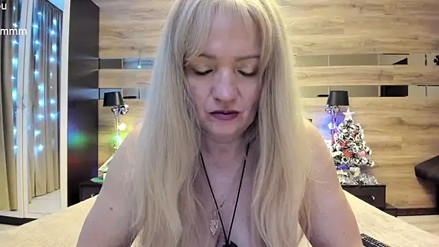 TrueFoxyyy online show from January 29, 3:37 pm