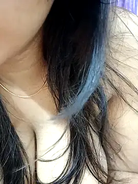 Snapshot of Nia__09 chatting on February 18, 10:14 pm Nia  09 online show from February 18, 10:14 pm