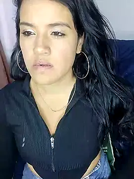 zhayra rose online show from January 25, 11:00 pm