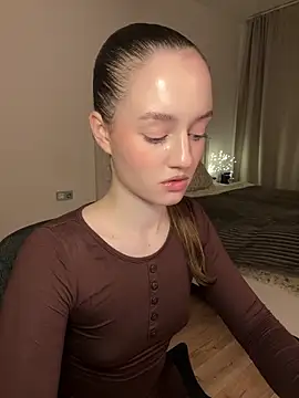 malyshhka online show from April 5, 10:18 pm