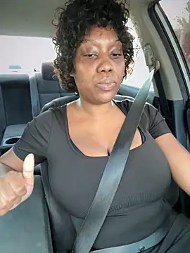 Snapshot of 1Topgyal chatting on October 22, 1:11 pm 1Topgyal online show from October 22, 1:11 pm