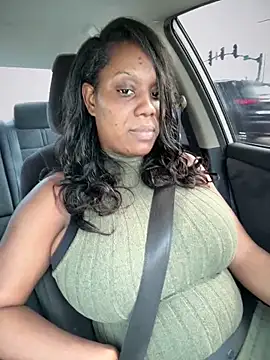 Snapshot of 1Topgyal chatting on January 6, 5:27 pm 1Topgyal online show from January 6, 5:27 pm