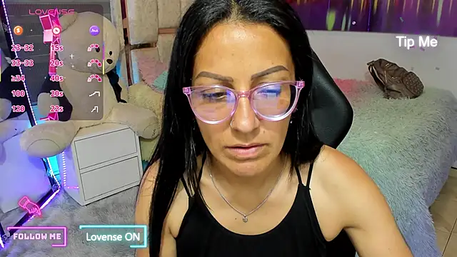 alma blue online show from March 6, 10:39 pm