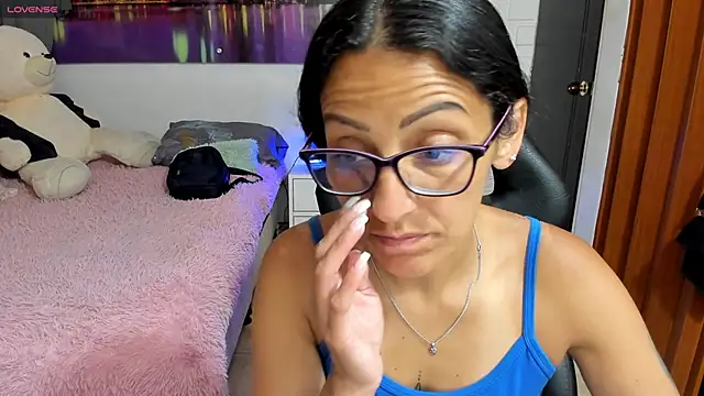 alma blue online show from March 23, 10:36 pm