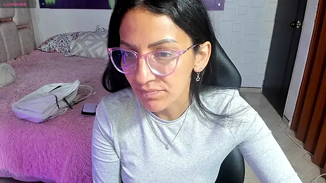 alma blue online show from April 16, 10:12 pm