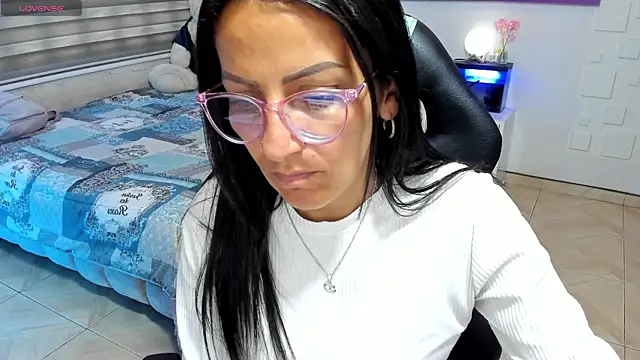 alma blue online show from May 21, 8:27 pm