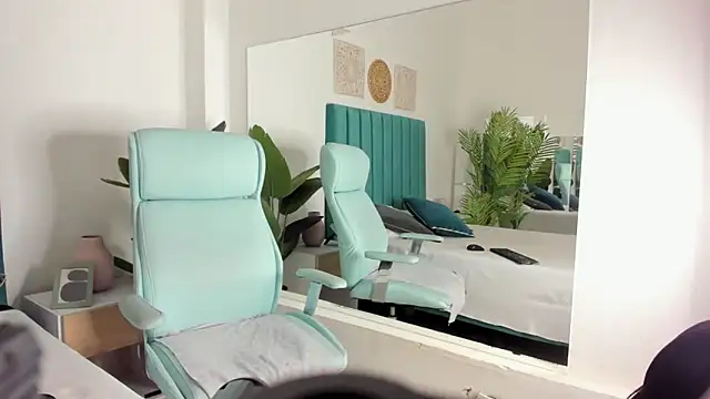 Snapshot of LiamCharlotte45 chatting on March 13, 4:27 am LiamCharlotte45 online show from March 13, 4:27 am