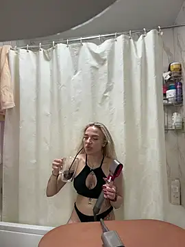 pinkstar  online show from December 5, 6:00 am