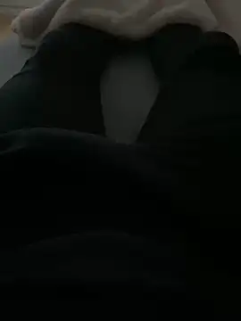 Snapshot of Jonkitzler1 chatting on December 6, 12:49 pm Jonkitzler1 online show from December 6, 12:49 pm