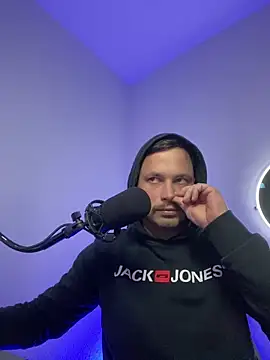 Snapshot of Jonkitzler1 chatting on March 7, 11:29 am Jonkitzler1 online show from March 7, 11:29 am