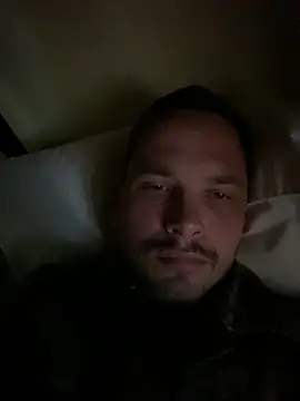 Snapshot of Jonkitzler1 chatting on March 11, 9:13 am Jonkitzler1 online show from March 11, 9:13 am