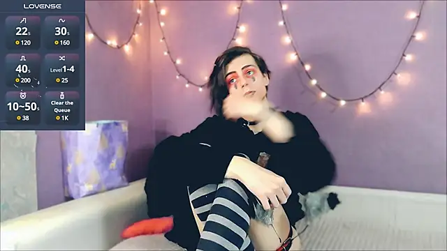 Littlepinkcat online show from January 30, 6:10 pm