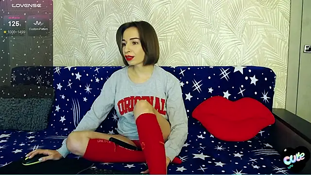 Snapshot of Millanorze chatting on October 22, 10:20 pm Millanorze online show from October 22, 10:20 pm