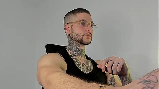  jamesleandros1 online show from September 30, 11:32 pm