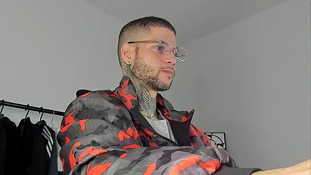  jamesleandros1 online show from November 11, 11:10 am