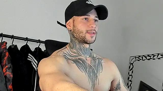  jamesleandros1 online show from December 4, 4:22 am