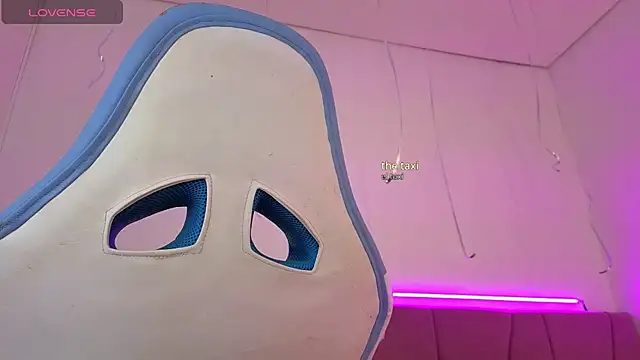 Snapshot of PIA_STONE chatting on December 2, 7:53 pm PIA STONE online show from December 2, 7:53 pm