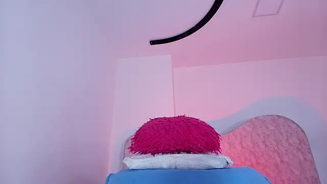 Snapshot of naomi_kyse chatting on July 9, 3:10 am naomi kyse online show from July 9, 3:10 am