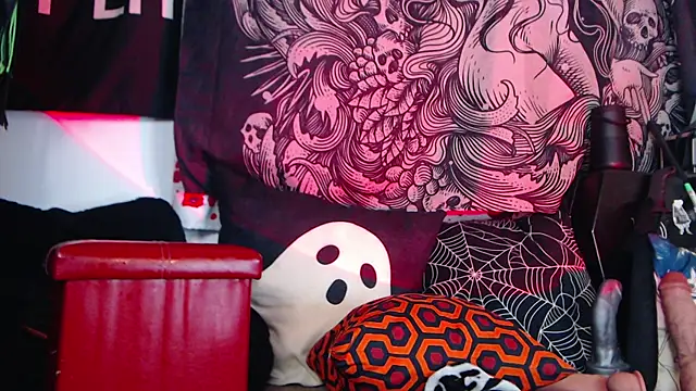 Silentmary online show from March 28, 4:39 pm