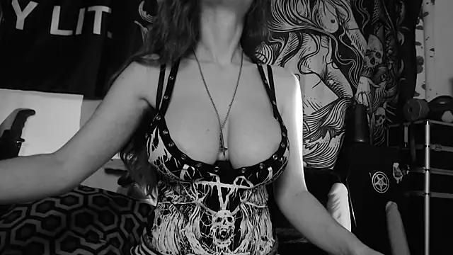 Snapshot of Silentmary chatting on July 8, 1:37 pm Silentmary online show from July 8, 1:37 pm