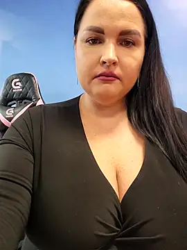 GeorgiaLerox online show from November 3, 1:45 pm