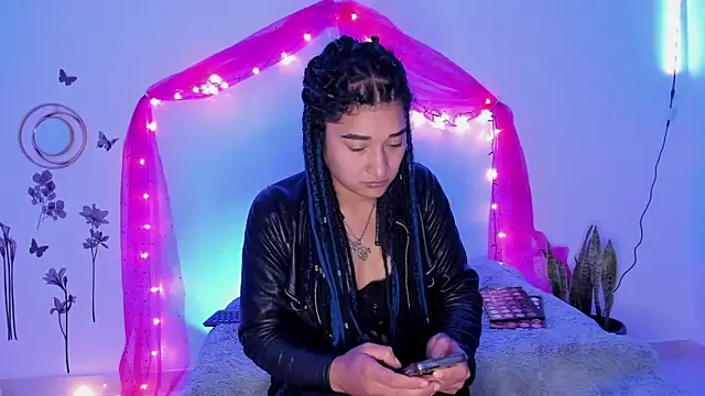 Eva Lee  online show from January 21, 6:00 am