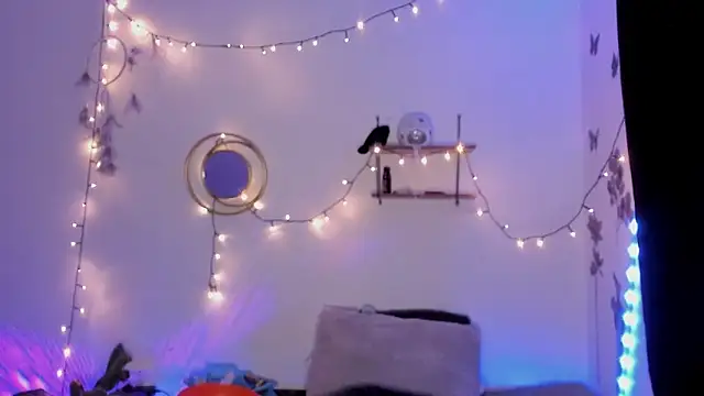 Eva Lee  online show from March 11, 7:48 am