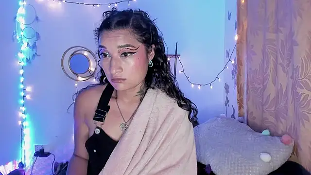 Eva Lee  online show from March 20, 7:58 am