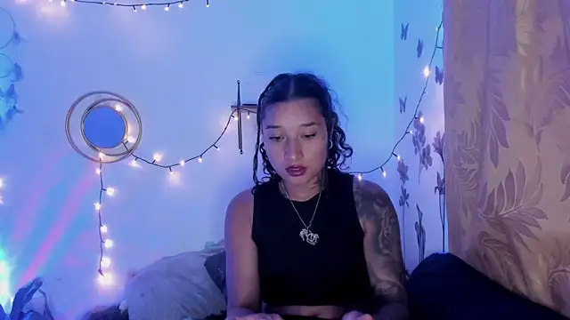 Eva Lee  online show from March 22, 7:36 am