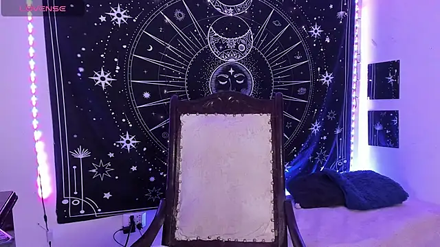 Eva Lee  online show from November 12, 8:04 am