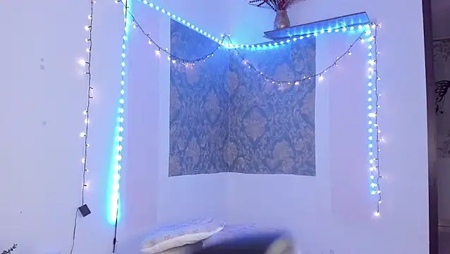 Eva Lee  online show from April 7, 10:05 am