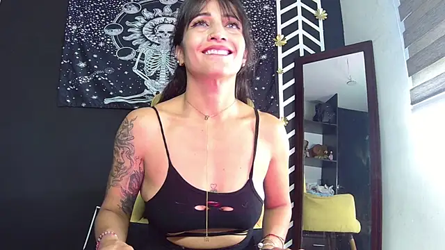 EvangelineCors online show from April 15, 6:59 pm