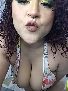 Snapshot of Sarita_Summer chatting on October 29, 10:44 pm Sarita Summer online show from October 29, 10:44 pm