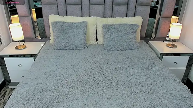 EMMAHILL1 online show from March 12, 7:38 pm