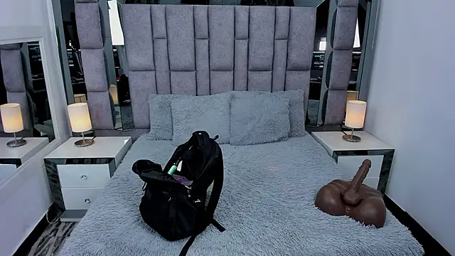 EMMAHILL1 online show from April 7, 11:10 am