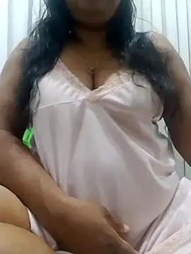 Snapshot of chubby_wife chatting on December 6, 5:44 pm chubby wife online show from December 6, 5:44 pm