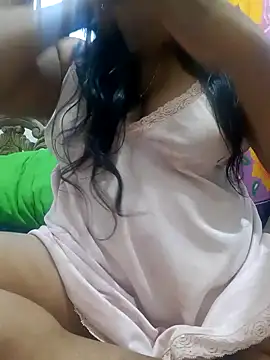 Snapshot of chubby_wife chatting on January 2, 11:31 am chubby wife online show from January 2, 11:31 am