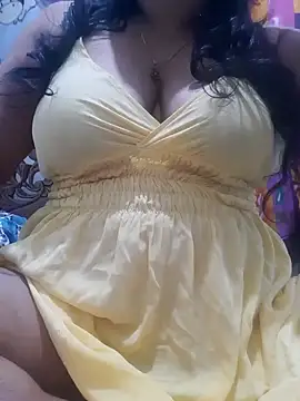 Snapshot of chubby_wife chatting on January 24, 1:14 pm chubby wife online show from January 24, 1:14 pm