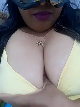 Snapshot of chubby_wife chatting on February 8, 4:57 pm chubby wife online show from February 8, 4:57 pm