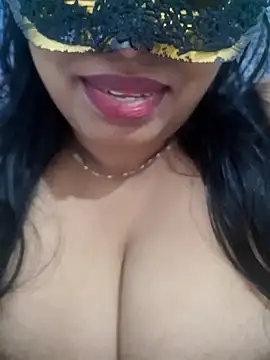 Snapshot of chubby_wife chatting on October 2, 3:46 am chubby wife online show from October 2, 3:46 am