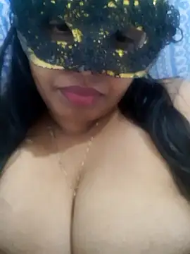 Snapshot of chubby_wife chatting on October 8, 4:21 am chubby wife online show from October 8, 4:21 am