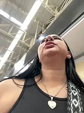 Snapshot of Abril_Luv chatting on June 22, 4:48 pm Abril Luv online show from June 22, 4:48 pm