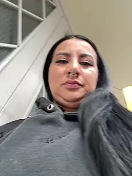 Snapshot of Abril_Luv chatting on June 29, 12:49 pm Abril Luv online show from June 29, 12:49 pm